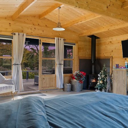 Choller Lake Lodges - Primrose Cabin With Private Hot Tub Arundel Dış mekan fotoğraf