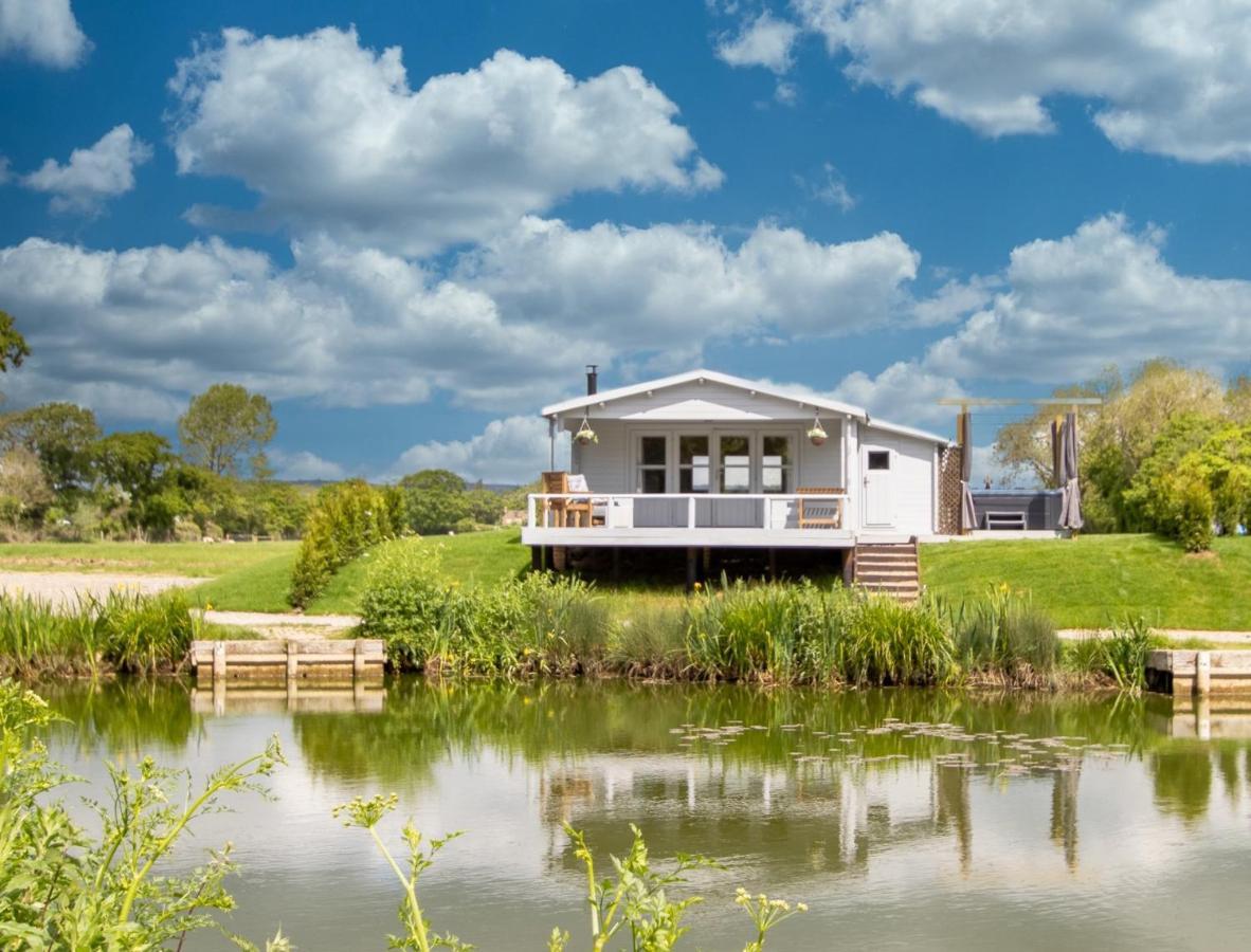 Choller Lake Lodges - Primrose Cabin With Private Hot Tub Arundel Dış mekan fotoğraf