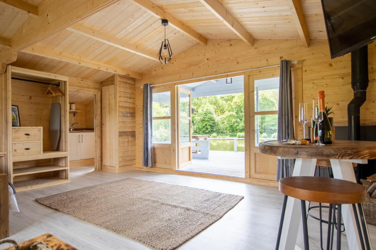 Choller Lake Lodges - Primrose Cabin With Private Hot Tub Arundel Dış mekan fotoğraf