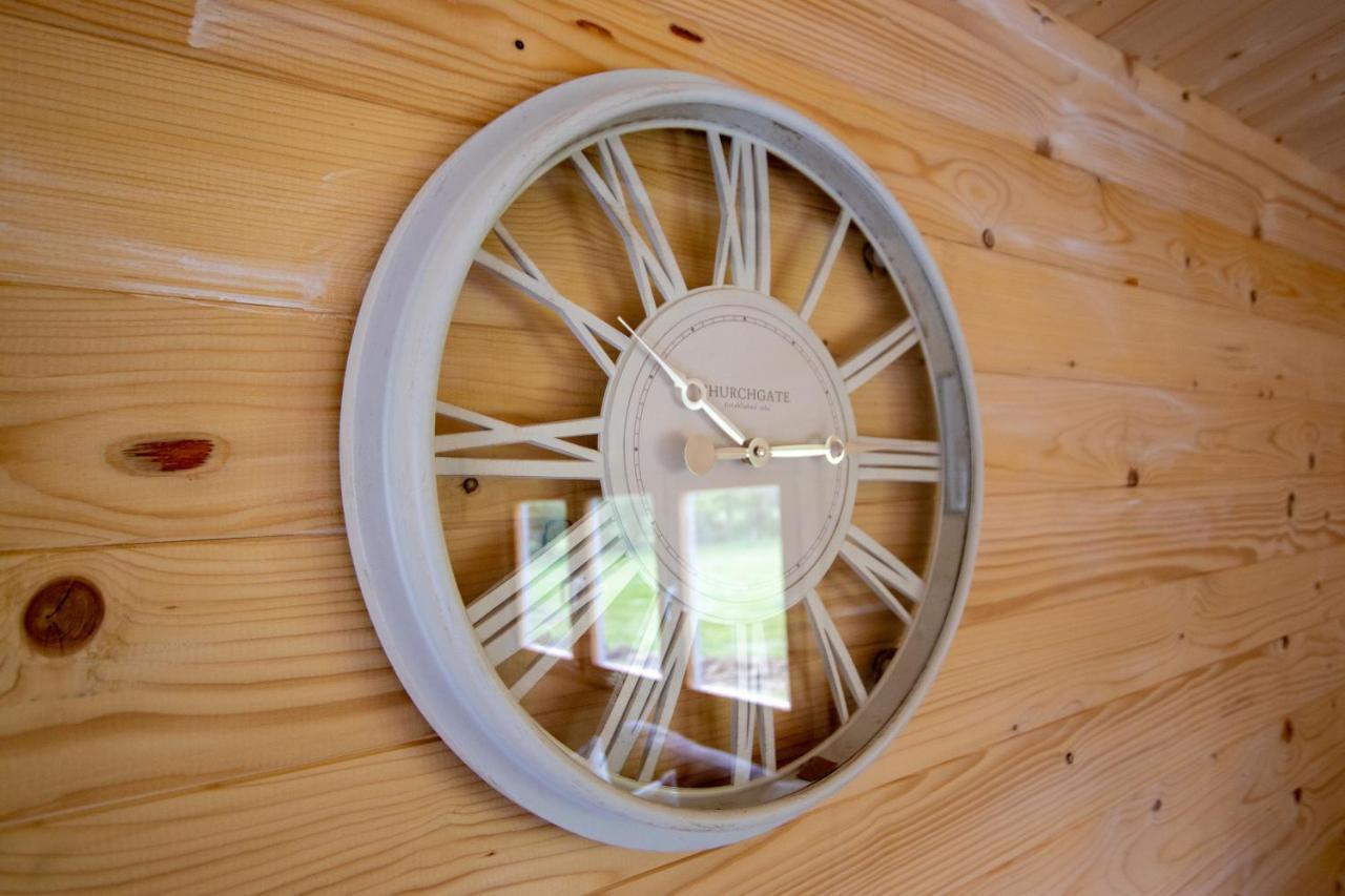 Choller Lake Lodges - Primrose Cabin With Private Hot Tub Arundel Dış mekan fotoğraf